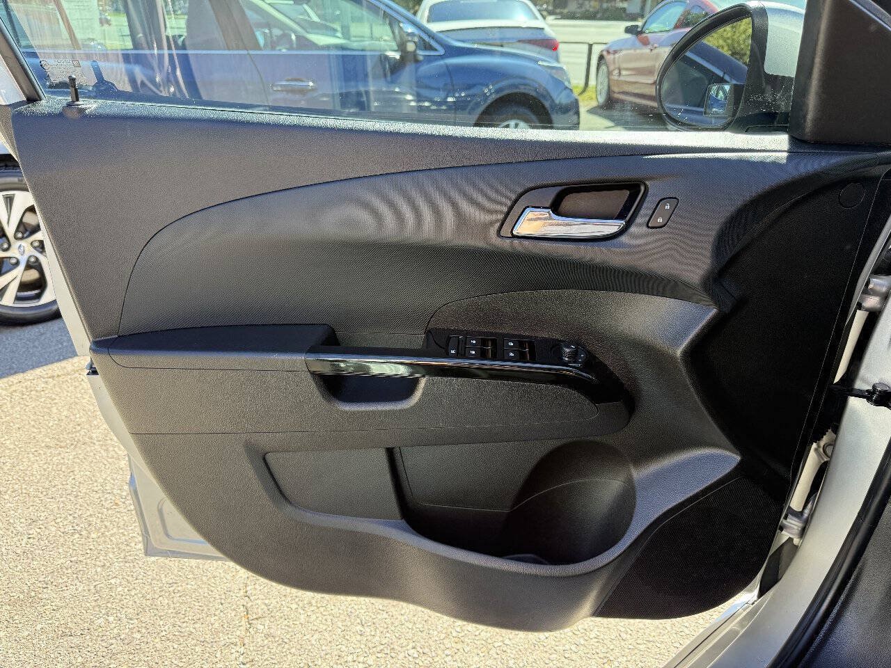 Used 2017 Chevrolet Sonic LT w/ Convenience Package FWD image 22