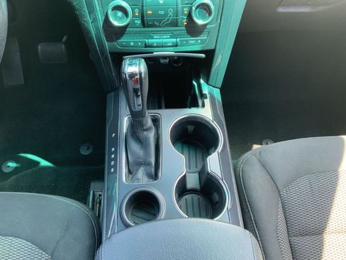 Used 2017 Ford Explorer XLT FWD image 40