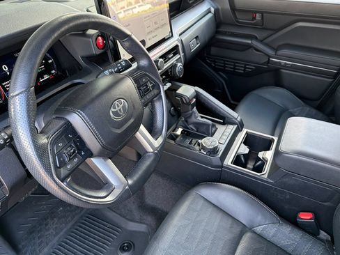 Used 2025 Toyota 4Runner TRD Off-Road Premium AWD/4WD image 12