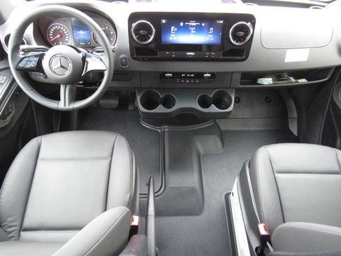 New 2026 Mercedes-Benz Sprinter 2500 image 31