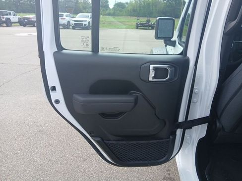 New 2026 Jeep Gladiator Sport image 31