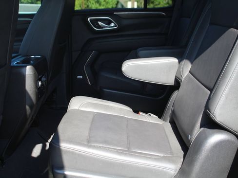Used 2024 Chevrolet Tahoe LT w/ Luxury Package RWD image 11