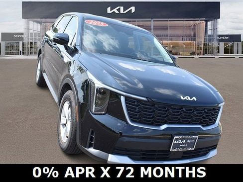 New 2025 Kia Sorento LX image 9