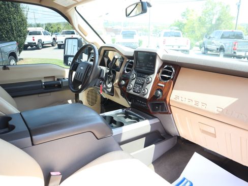 Used 2015 Ford F350 Lariat w/ Lariat Interior Package AWD/4WD image 30