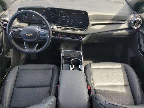 Used 2025 Chevrolet Equinox LT w/ Convenience Package II FWD image 12
