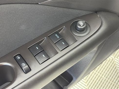 Used 2011 Ford Fusion SE w/ 202A Rapid Spec Order Code image 23