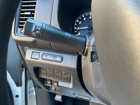 Used 2022 Nissan Frontier S AWD/4WD image 59