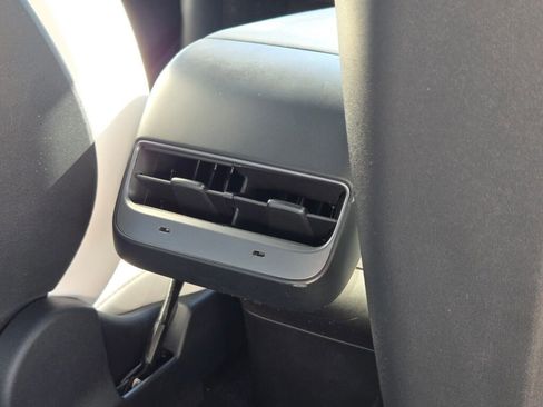Used 2025 Tesla Model Y Performance AWD/4WD image 10