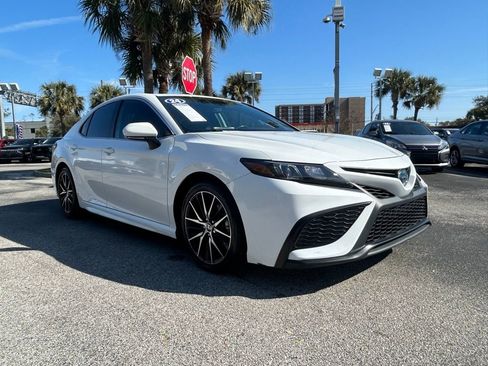 Used 2024 Toyota Camry SE w/ Audio Upgrade Package image 9