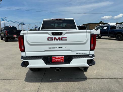 Used 2022 GMC Sierra 2500 Denali AWD/4WD image 6