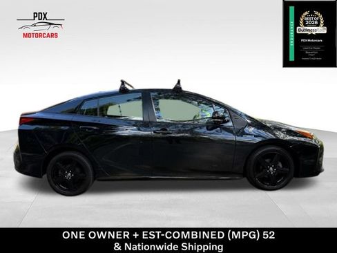 Used 2021 Toyota Prius XLE FWD image 2