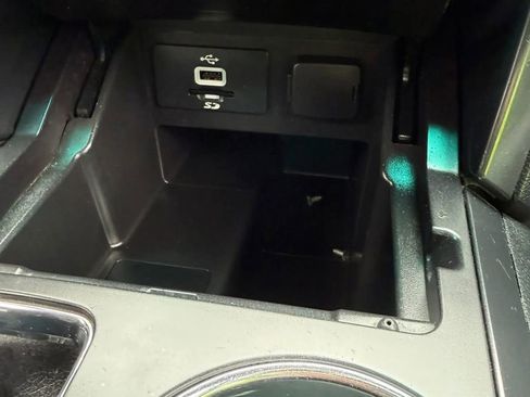 Used 2016 Ford Explorer XLT w/ Equipment Group 202A image 32