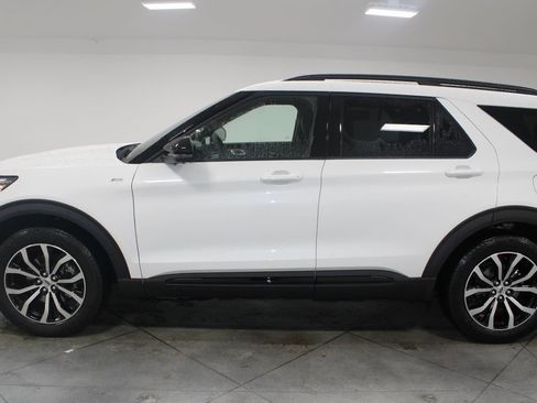 New 2026 Ford Explorer ST-Line w/ Premium Package RWD image 5