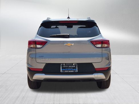 Certified 2024 Chevrolet TrailBlazer LT w/ LT Cold Weather Package AWD/4WD image 5