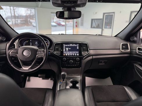 Used 2020 Jeep Grand Cherokee Altitude image 22