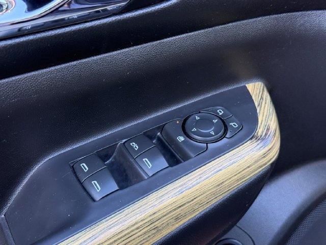Used 2018 GMC Acadia Denali FWD image 11