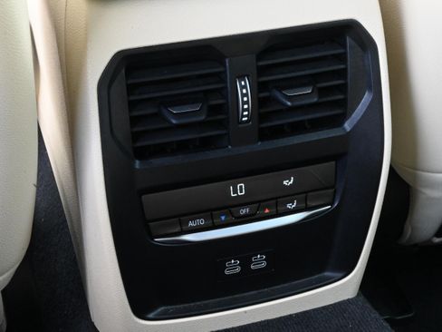 Used 2025 BMW i4 xDrive40i w/ Parking Assistance Package AWD/4WD image 29
