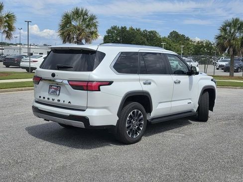 Used 2024 Toyota Sequoia Limited w/ Tow Technology Package AWD/4WD image 5