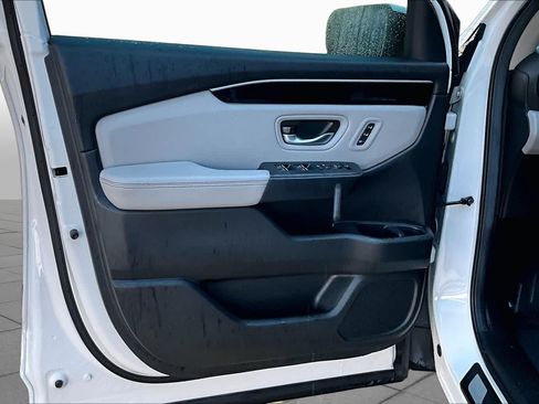 Used 2025 Honda Pilot EX-L image 21
