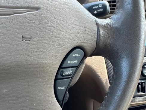 Used 2004 Chrysler Sebring LXi FWD image 16