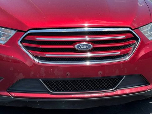 Used 2015 Ford Taurus Limited w/ Equipment Group 301A FWD image 39