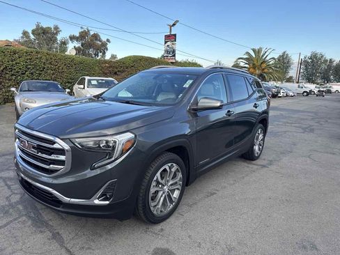 Used 2019 GMC Terrain SLT image 3