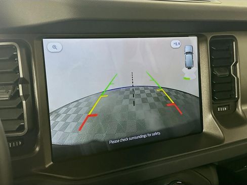 Used 2025 Ford Bronco Badlands image 17