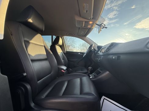 Used 2016 Volkswagen Tiguan S image 34