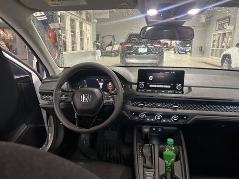 Used 2023 Honda Accord EX image 7