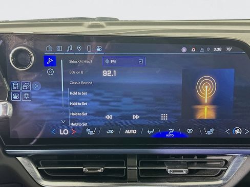 Used 2025 Chevrolet Equinox EV LT w/ Convenience Package image 21