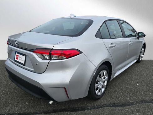 Certified 2025 Toyota Corolla LE image 3