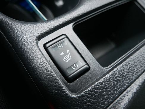 Used 2019 Nissan Rogue SV image 25