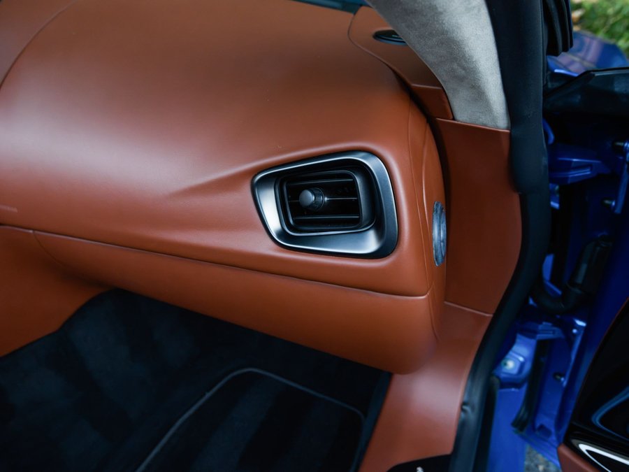 Used 2020 Aston Martin DBS Superleggera Volante RWD image 20