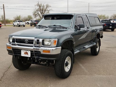 Used 1993 Toyota Pickup Deluxe image 1