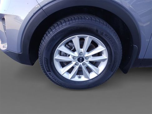 Used 2019 Kia Sorento L image 15