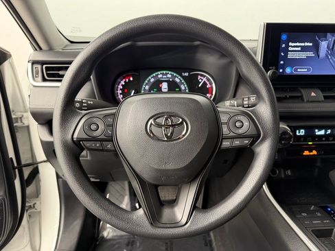 Used 2025 Toyota RAV4 XLE FWD image 25
