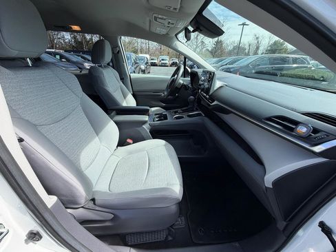 Used 2021 Toyota Sienna LE image 38