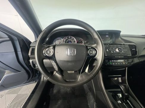 Used 2017 Honda Accord Sport image 14