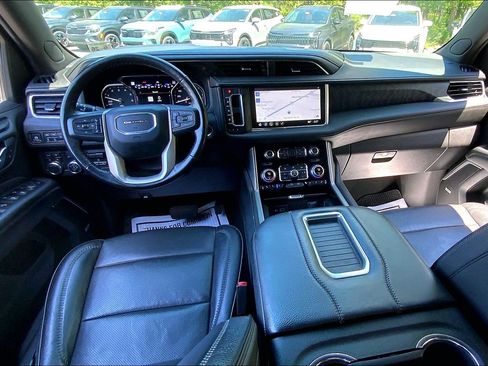 Used 2021 GMC Yukon Denali w/ Denali Premium Package AWD/4WD image 17