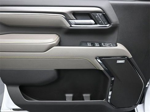 Used 2024 Chevrolet Silverado 2500 ZR2 w/ Technology Package image 21