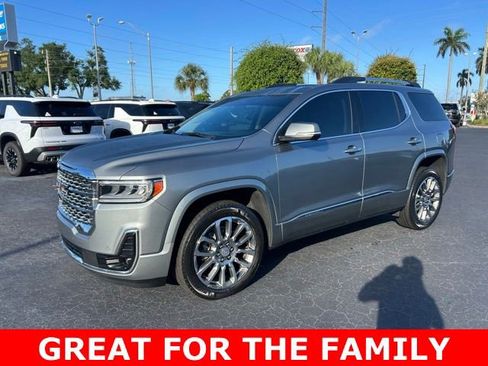 Used 2023 GMC Acadia Denali w/ Denali Ultimate Package FWD image 3