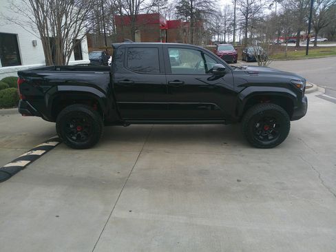 Used 2025 Toyota Tacoma TRD Pro image 14