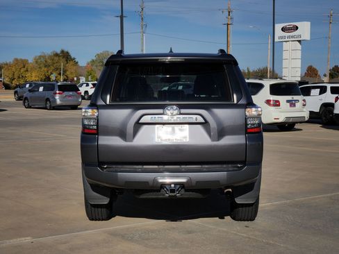 Used 2022 Toyota 4Runner SR5 Premium image 8