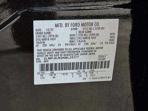 Used 2022 Lincoln Nautilus FWD w/ Premium Package image 12