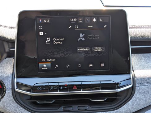 Used 2025 Jeep Compass Latitude image 20