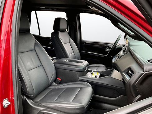 Used 2021 Chevrolet Tahoe Z71 w/ Luxury Package image 23