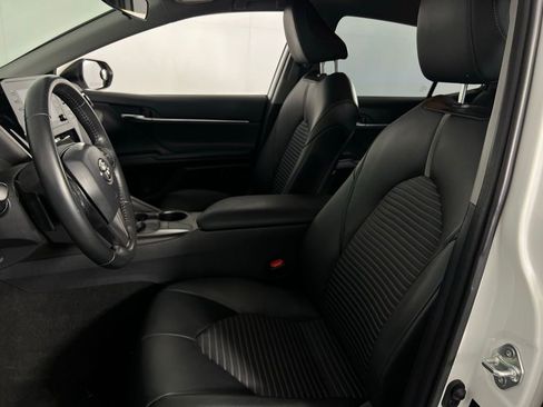 Used 2022 Toyota Camry SE image 21