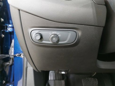 Used 2023 Chevrolet Equinox LS w/ LS Convenience Package image 29