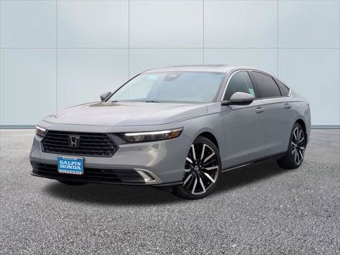 Used 2023 Honda Accord Touring image 1