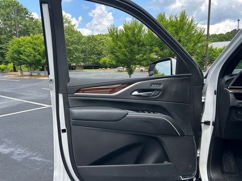 Used 2023 Cadillac Escalade ESV Premium Luxury AWD/4WD image 57